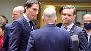 Dutch Foreign Minister Wopke Hoekstra (L) and Lithuanian Foreign Minister Gabrielius Landsbergis (R) at a meeting in Brussels, Mar. 21, 2022.