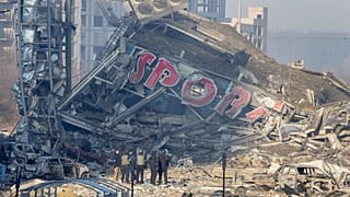 Последствия ракетного удара по торговому центру в Подольском районе Киева, 21 марта 2022