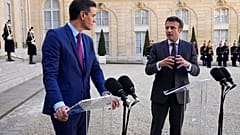 El presidente del Gobierno de España junto al presidente de Francia en París