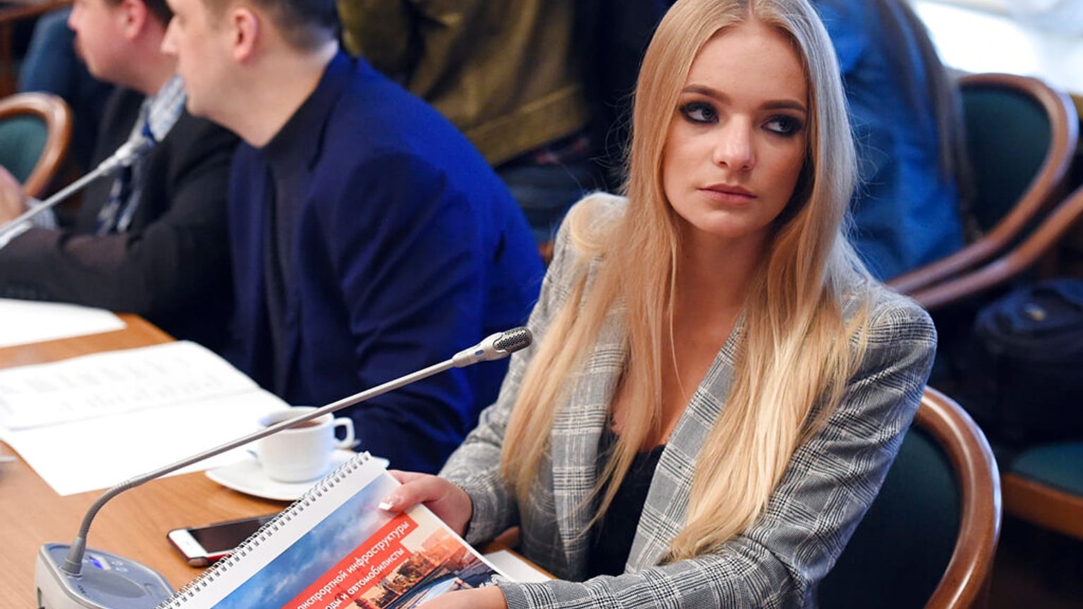 Elizaveta (Liza) Peskowa während eines Praktikums bei einem EU-Abgeordneten 2019