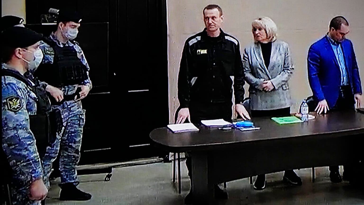 Moskova'da mahkeme siyasi uhalif Alexey Navalny'i yolsuzluktan suçlu buldu