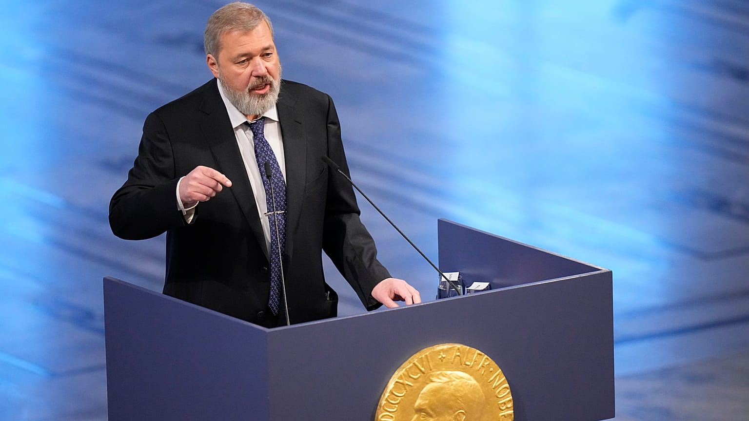 Beszédet mond Dmitrij Muratov a Nobel-békedíj átvételekor Osloban 2021. december 21-én