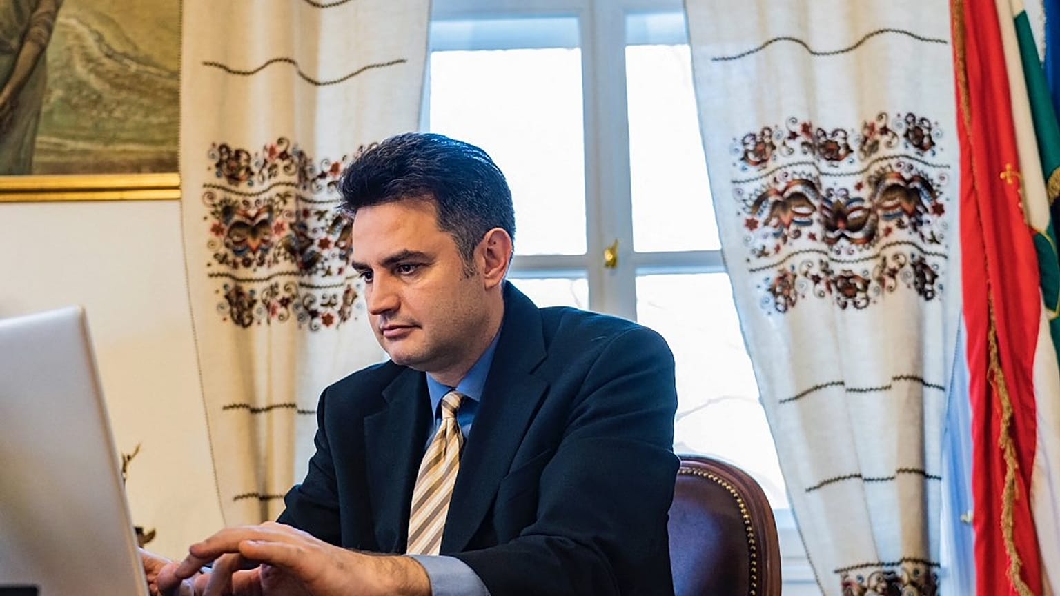 Hongrie : Qui est Peter Marki-Zay, le conservateur qui veut mettre fin à l'ère Orban ?