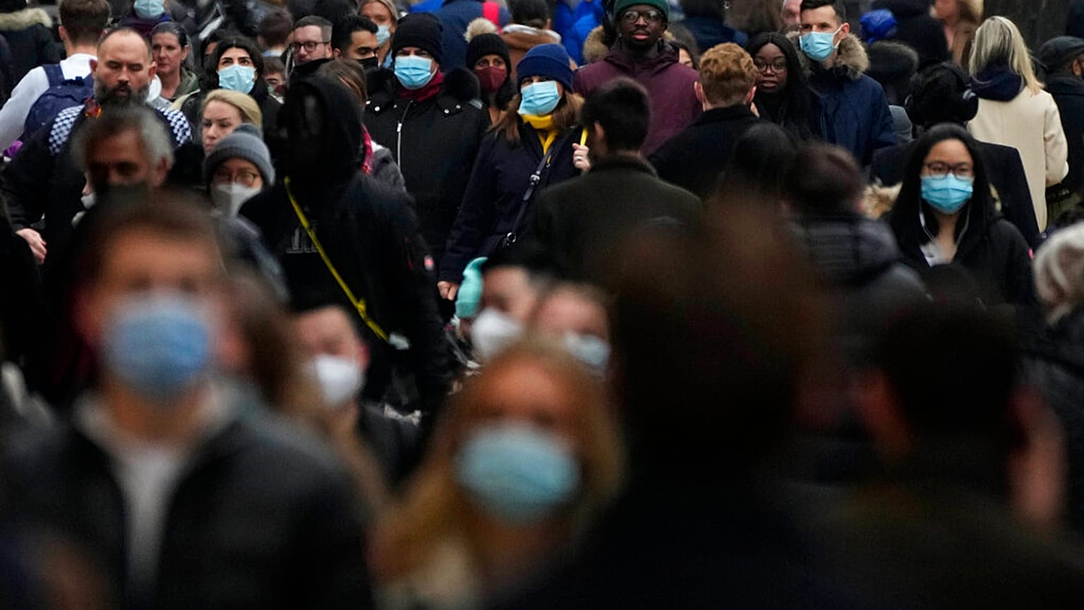 Covid-19 : une levée des restrictions trop "brutale" en Europe, selon l'OMS