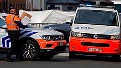 Αστυνομία αποκλείει το σημείο όπου αυτοκίνητο έπεσε πάνω σε πλήθος καρναβαλιστών στο Βέλγιο