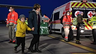 Guerra in Ucraina, venti bambini ammalati di cancro curati in Francia