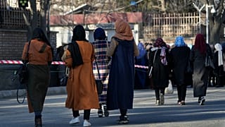 Afgan kız öğrenciler