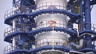 Rússia lança Soyuz ornamentado com o "Z" dos veículos militares