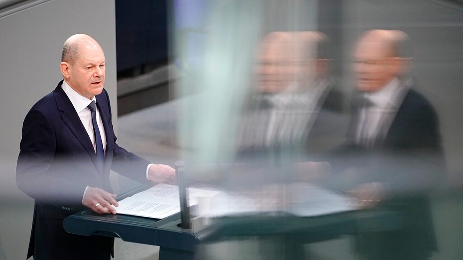 Kanzler Olaf Scholz im Bundestag