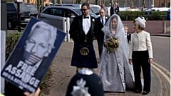 Julian Assange heiratet im Gefängnis