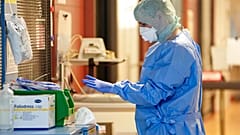 In Krankenhäusern und in Schulen gibt es besonders viele Ansteckungen 