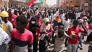 متظاهرون سودانيون مناهضون للانقلاب يشاركون في التظاهرات المستمرة ضد الحكم العسكري في الخرطوم، السودان، 24 مارس 2022
