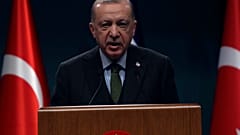 الرئيس التركي رجب طيب أردوغان خلال مؤتمر صحفي مشترك مع الرئيس الإسرائيلي إسحاق هرتسوغ في أنقرة، تركيا.