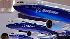 In this Nov. 6, 2018, file photo, models of Boeing passenger airliners are displayed during the Airshow China in Zhuhai (illusztráció)