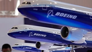 In this Nov. 6, 2018, file photo, models of Boeing passenger airliners are displayed during the Airshow China in Zhuhai (illusztráció)