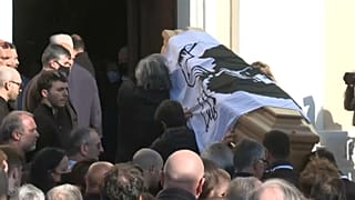 El féretro de Colonna entrando en la iglesia