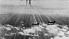 القوات الجوية الأمريكية تستخدم قنابل الفوسفور في اليابان 1944