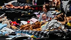 Ukrainische Flüchtlinge aus Moldau in Frankfurt angekommen