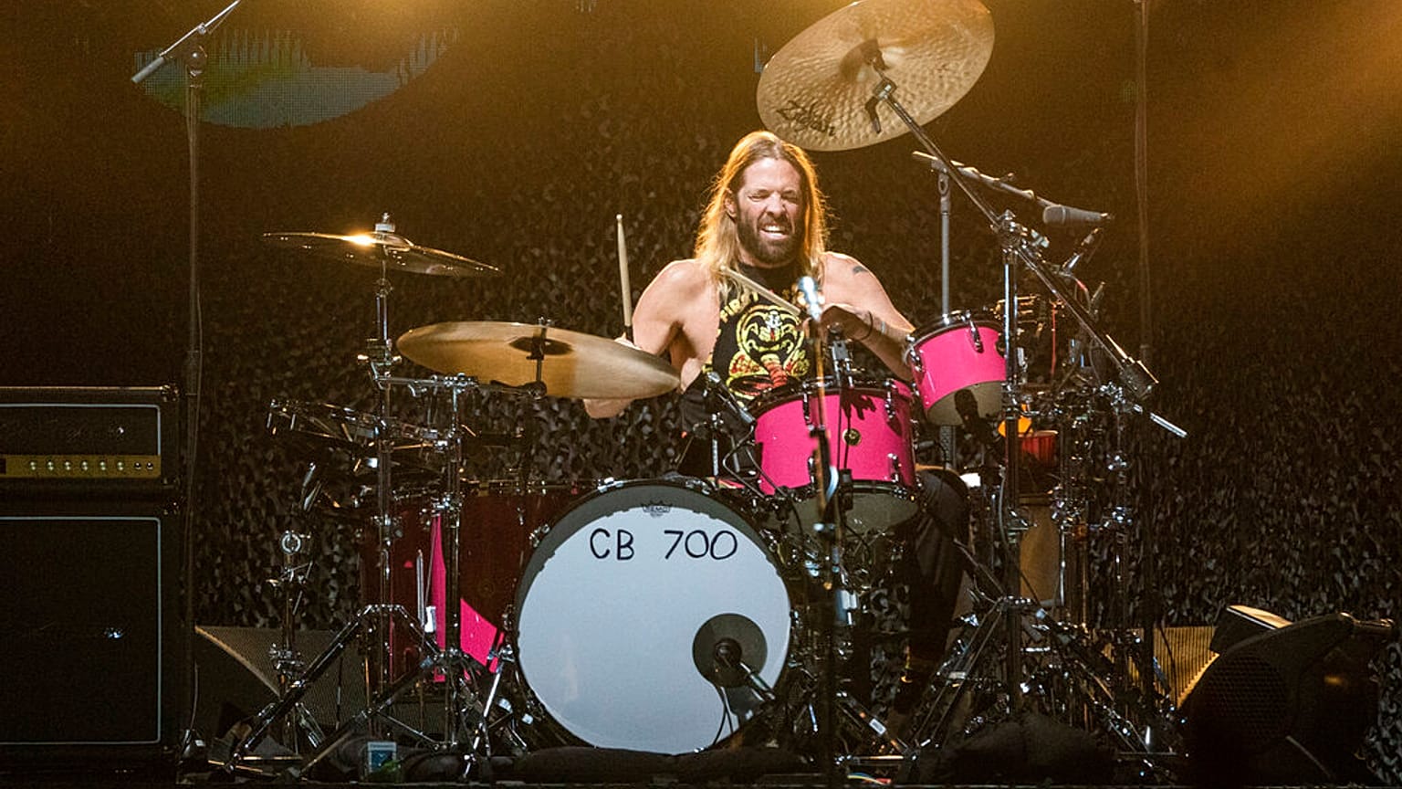 È morto a 50 anni Taylor Hawkins, batterista dei Foo Fighters