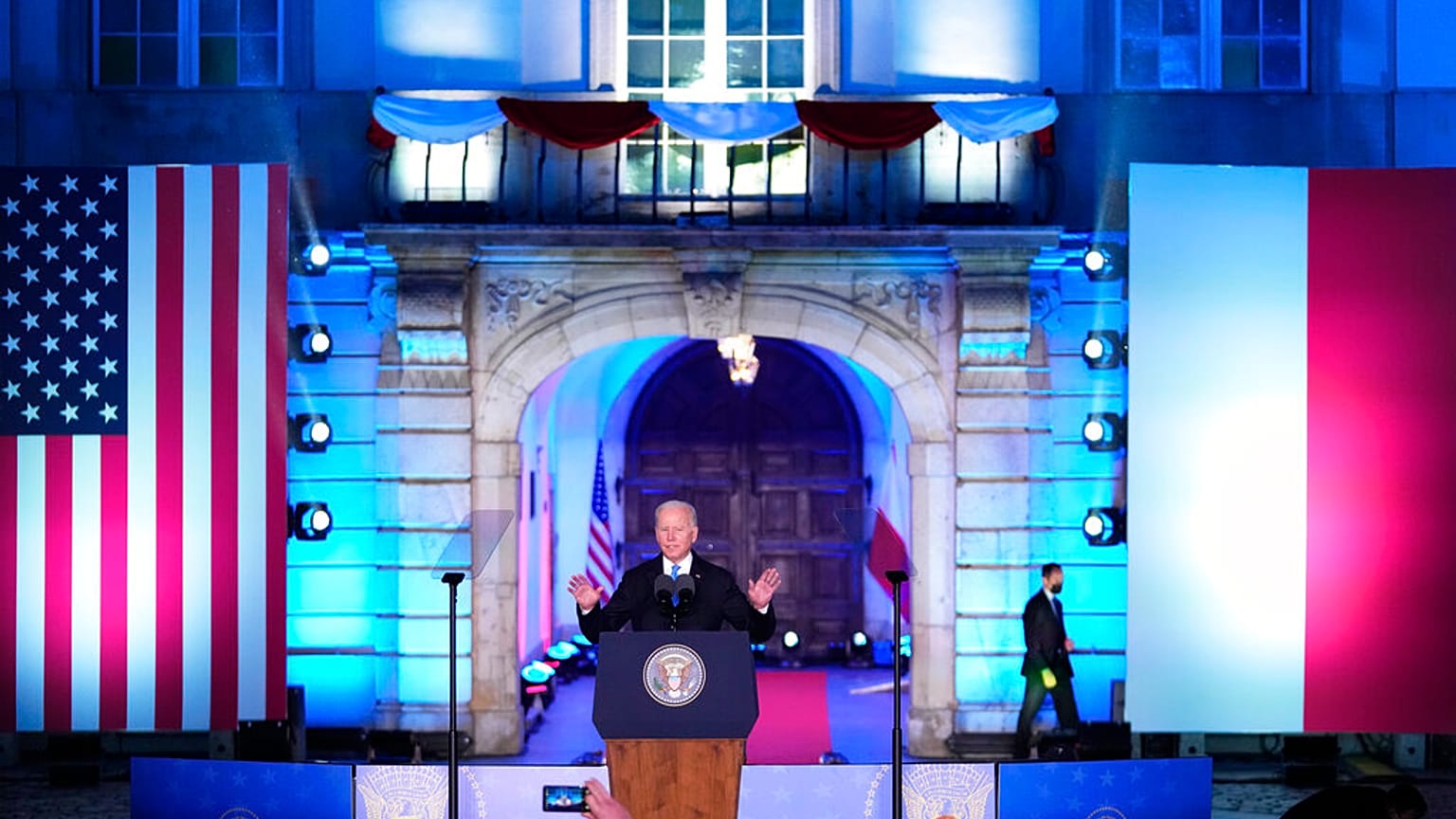 Biden diz que Putin "não pode continuar no poder"