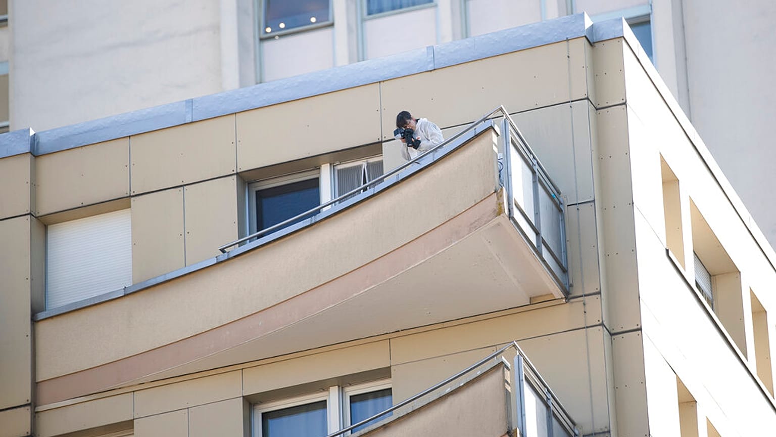 Wohnung der Familie, die in Montreux vom Balkon stürzte