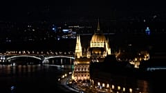 "Earth Hour" : des monuments du monde entier dans l'obscurité