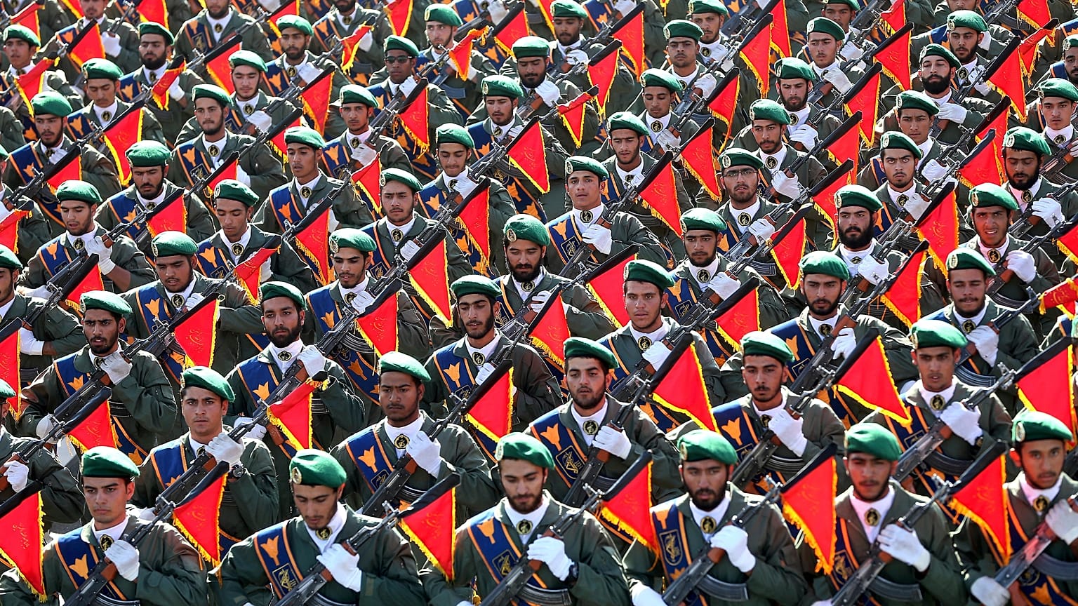 قوات الحرس الثوري الإيراني تشارك في عرض عسكري في طهران - إيران.