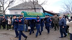 Beerdigung des Mannes in Kara-Balta, Kirgisistan