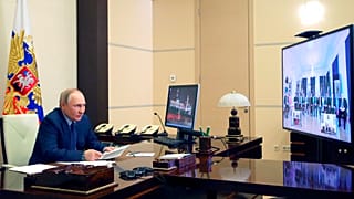 Wladimir Putin spricht mit Kulturschaffenden
