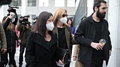 Η οικογένεια του Πέτρου Φιλιππίδη προσέρχεται στο Δικαστήριο