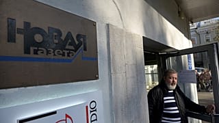 Il bavaglio di Mosca colpisce anche Novaya Gazeta. Il giornale sospende le pubblicazioni