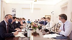 Ο πρωθυπουργός Κυριάκος Μητσοτάκης, προεδρεύει σε κυβερνητική σύσκεψη, με αντικείμενο τον επισιτιστικό εφοδιασμό και την ενδυνάμωση του πρωτογενούς τομέα, στο Μέγαρο Μαξίμου