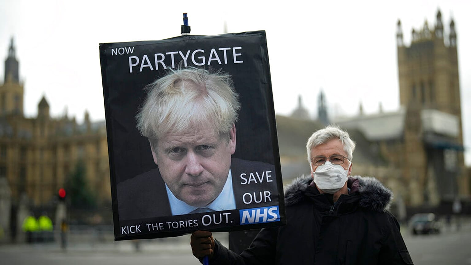 "Partygate" olarak bilinen skandallar Başbakan Boris Johnson'ın itibarını zedelemişti