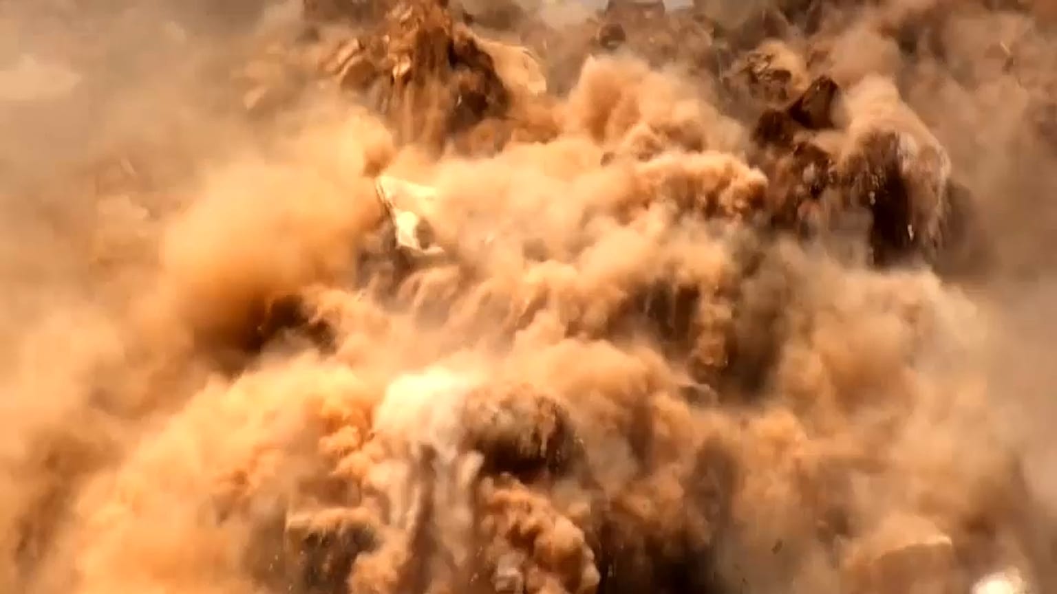 Deadly rockslides in Oman