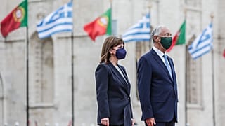 O Προέδρος της Πορτογαλίας Μαρτσέλο Ρεμπέλο ντε Σόουζα υποδέχεται την Πρόεδρο της Δημοκρατίας Κατερίνα Σακελλαροπούλου 