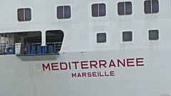 Le ferry a été transformé pour accueillir des réfugiés.