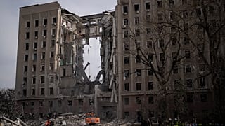 Zerstörtes Behördengebäude in Mykolaiw