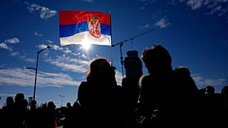 Imagen de la bandera serbia