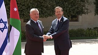 العاهل الأردني الملك عبد الله الثاني يستقبل الرئيس الإسرائيلي إسحاق هرتسوغ في عمان.