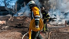 Feuerwehreinsatz im Kriegsgebiet in Charkiw (Aufnahme vom 25. März 22)