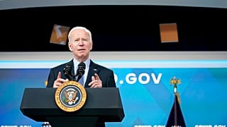 Президент США Джо Байден выступает перед журналистами в Белом доме, 30 марта 2022 года. 