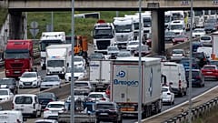 Protesta reciente de un grupo de camioneros en las cercanías de Madrid (España).
