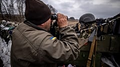 Un soldat ukrainien près de Kharkiv (Ukraine), le 31 mars 2022