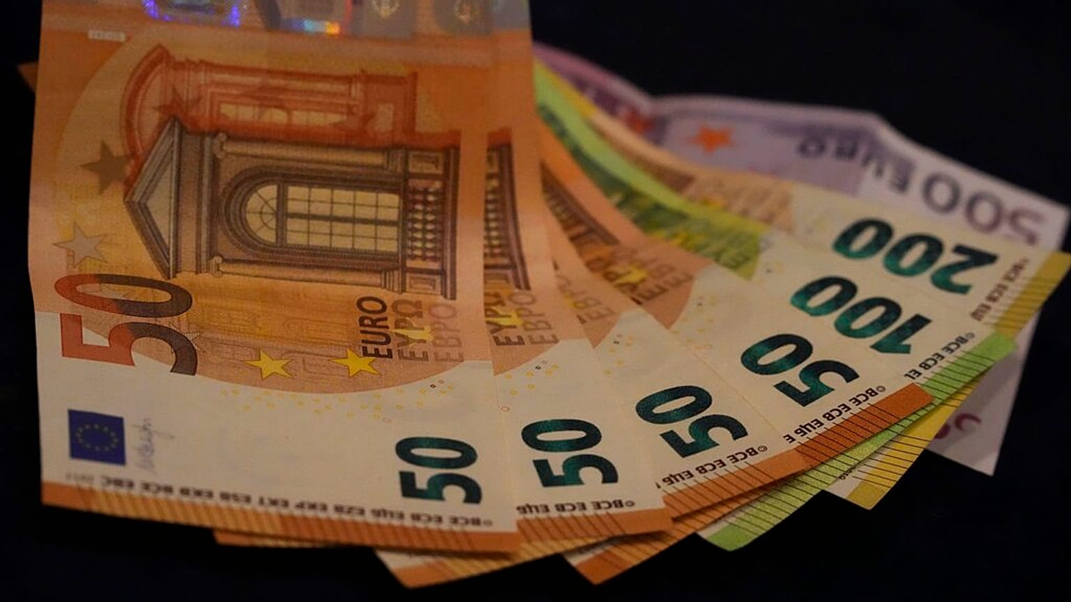 Almanya Anayasa Mahkemesi, 750 milyar euroluk AB Covid kurtarma fonuna itirazı geri çevirdi