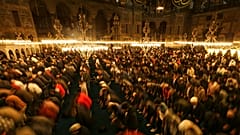 Gebet zu Beginn des Ramadan - 'Tarawih' in Istanbul in der Türkei