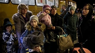 Беженцы из Мариуполя прибывают в Запорожье