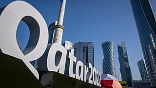 قطر و احتمال مصادره پرچم‌های رنگین‌کمان هواداران فوتبال