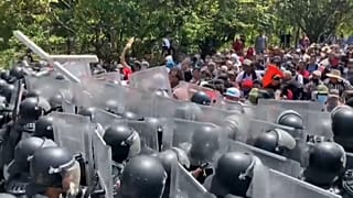 La columna de inmigrantes centroamericanos entró en México desde Guatemala  