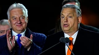 Viktor Orbán celebra su victoria el domingo por la noche en Budapest (Hungría).