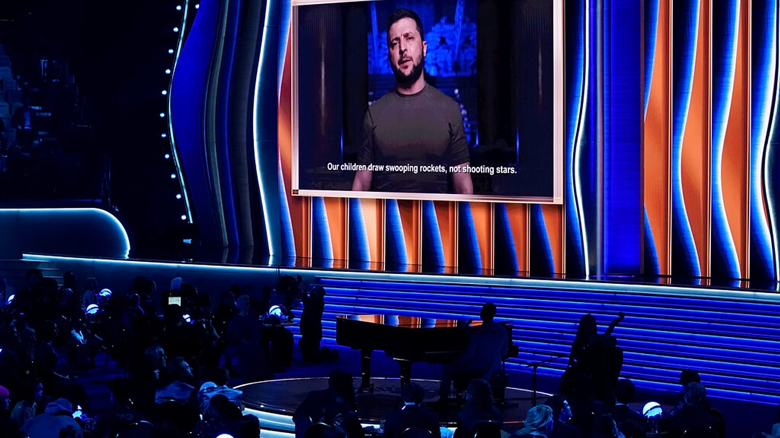 Ukrayna Cumhurbaşkanı Vladimir Zelensky Grammy Ödül Töreni'nde izleyicilere seslendi